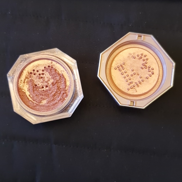 Fenty Beauty fairy bomb loose shimmer powder - Picture 2 of 4